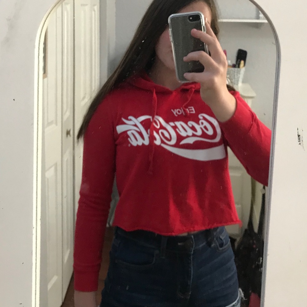 🌻 coca cola logo red cropped sweatshirt